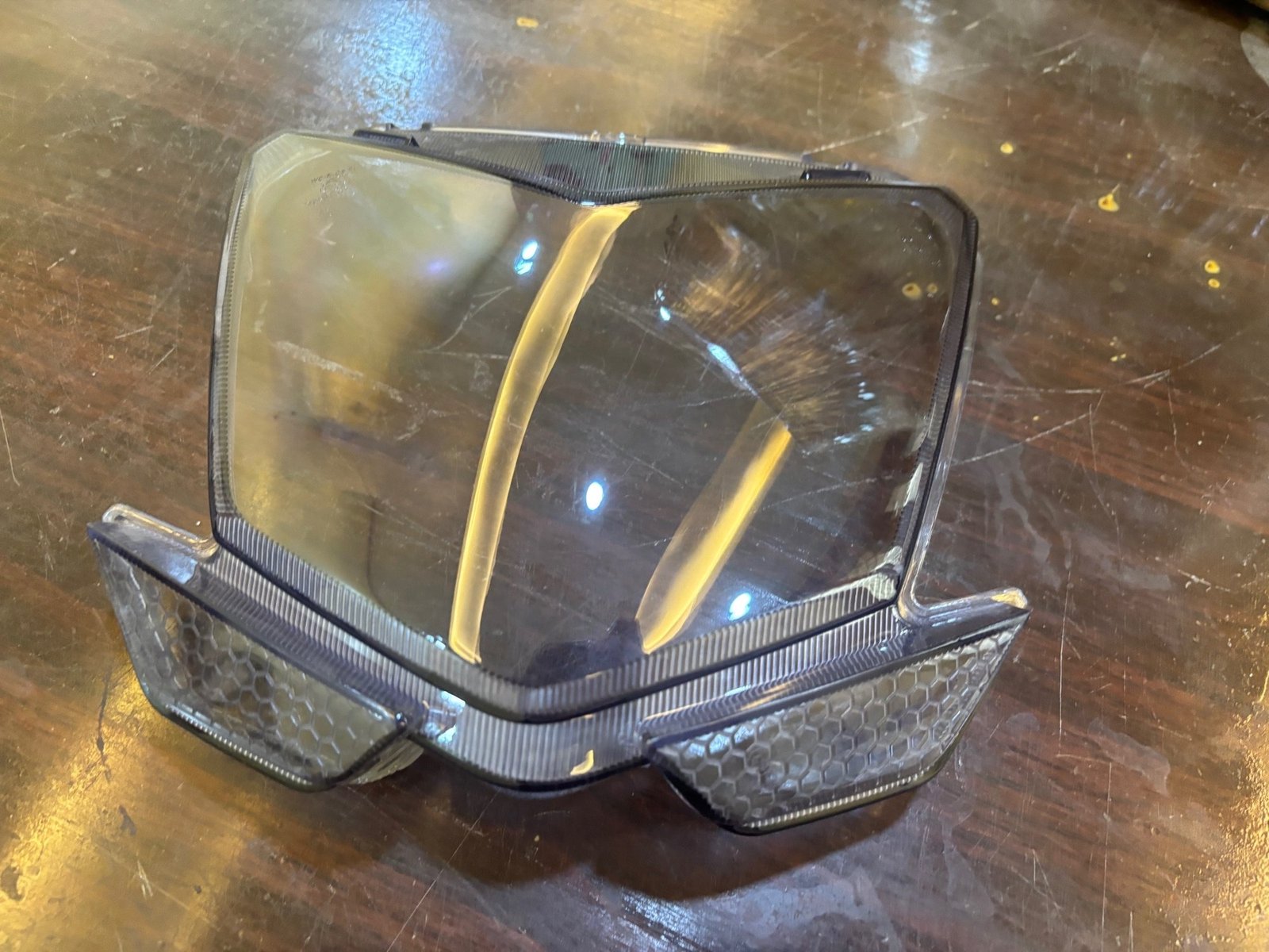 SL HEADLIGHT GLASS